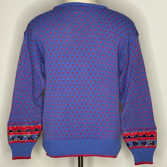 Vibrant vintage applique periwinkle and hot pink sweater - Picture 4 of 6